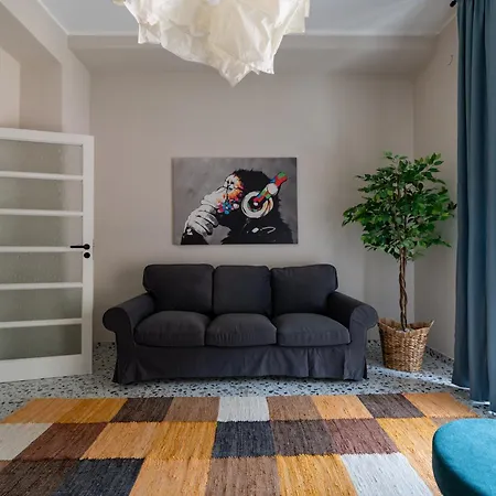 L'affaccio Sulla Piazza * אבזאנו