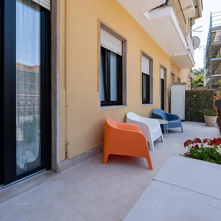 L'affaccio Sulla Piazza