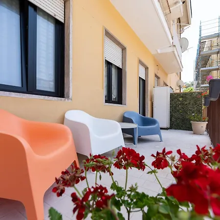 L'affaccio Sulla Piazza אבזאנו