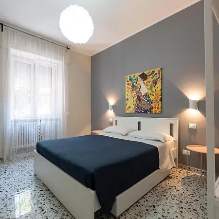 L'affaccio Sulla Piazza Apartment *