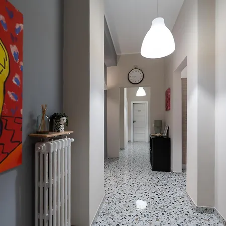L'affaccio Sulla Piazza Apartment