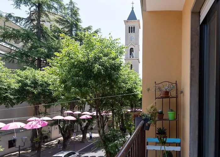 L'affaccio Sulla Piazza דירה אבזאנו