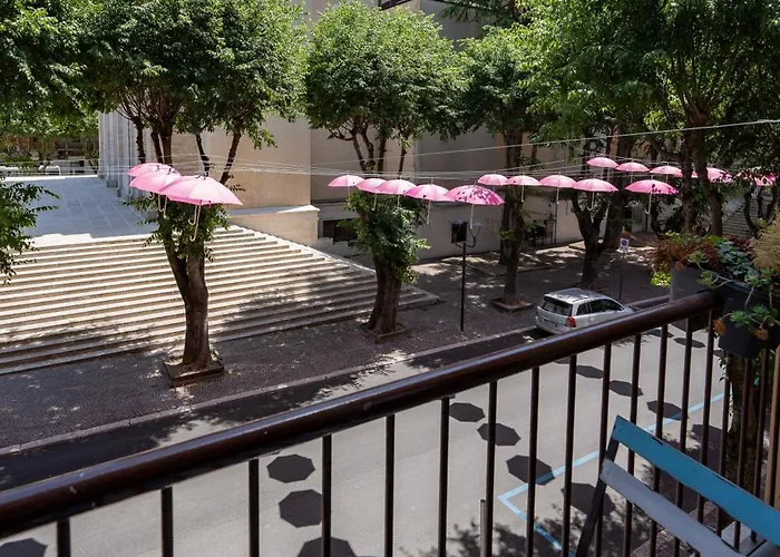 L'affaccio Sulla Piazza * אבזאנו